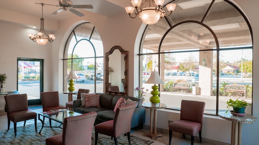 ロビーラウンジ