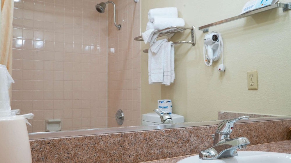 バスルームのシャワー