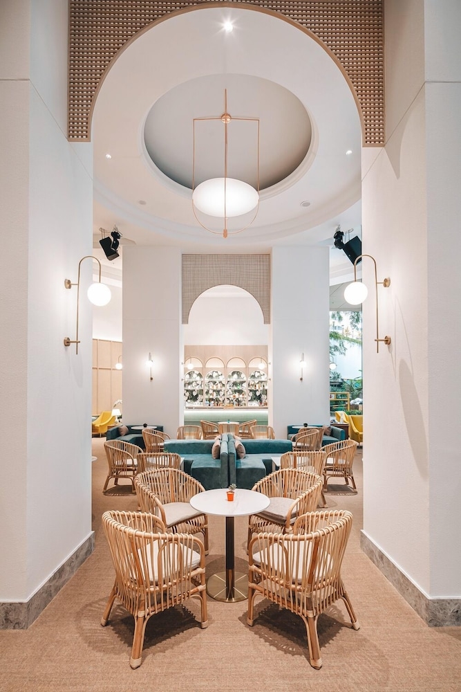 ロビーラウンジ