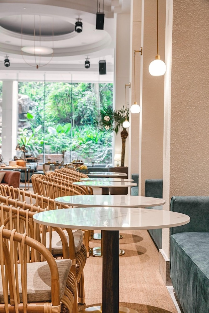 ロビーラウンジ