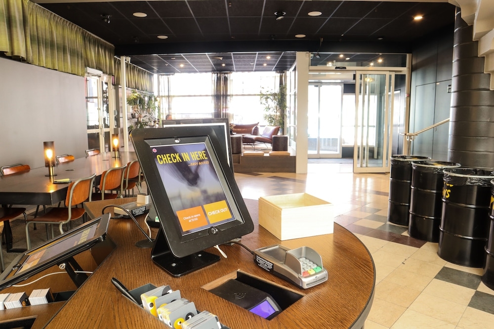 ロビー応接スペース