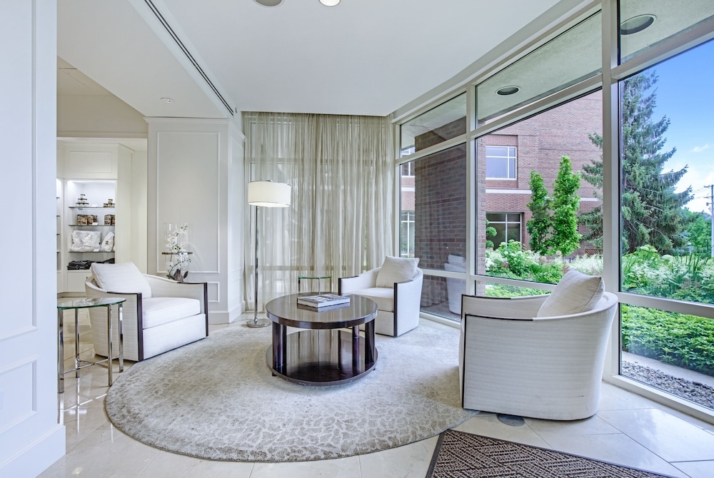 ロビー応接スペース