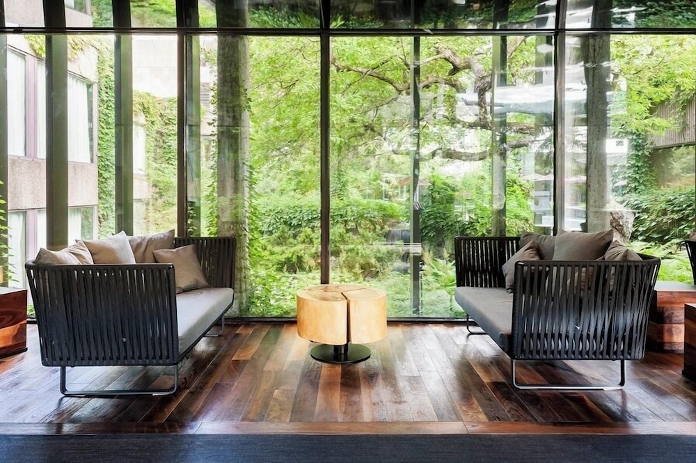 ロビー応接スペース