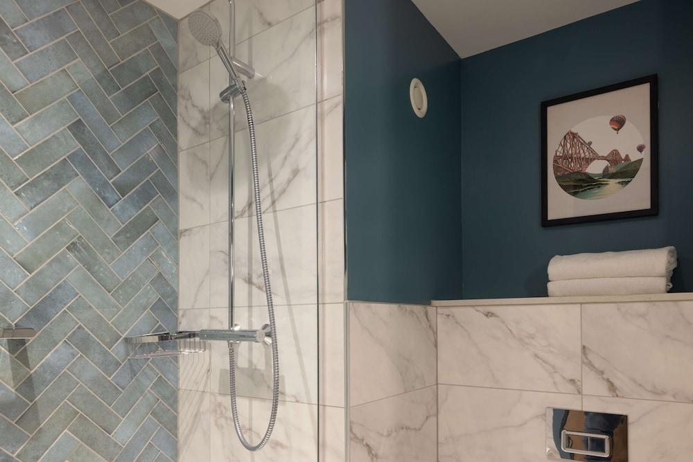 バスルームのシャワー