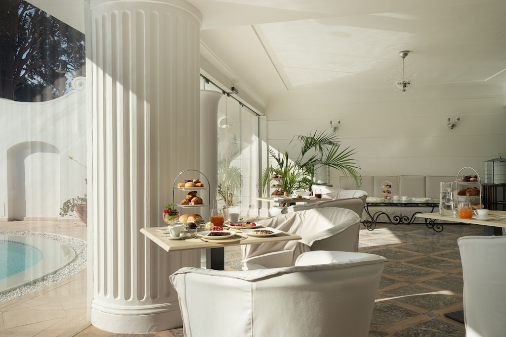 朝食ビュッフェ