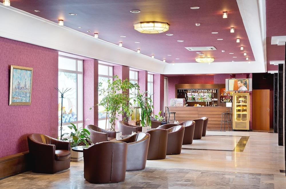 ロビーラウンジ