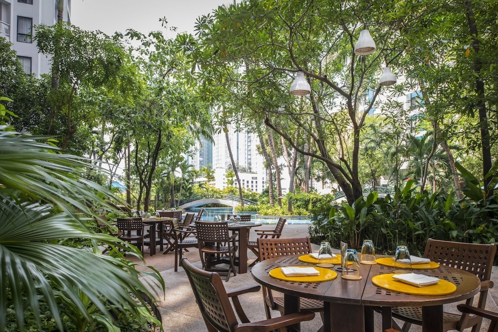 屋外ダイニングエリア