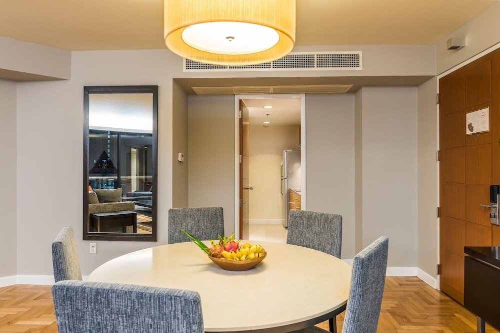 客室内のダイニングエリア