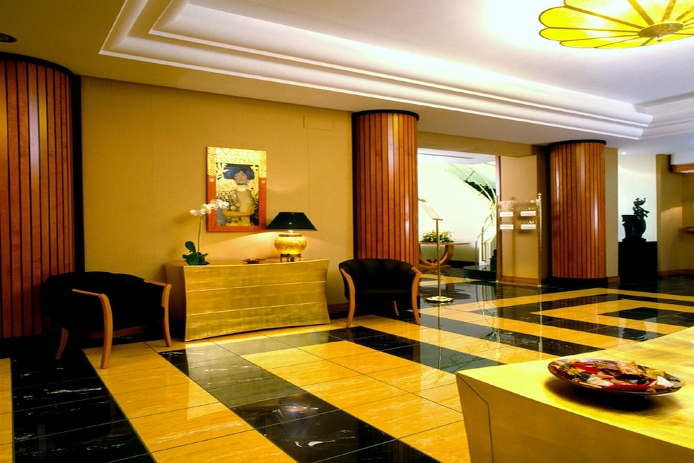 ロビーラウンジ