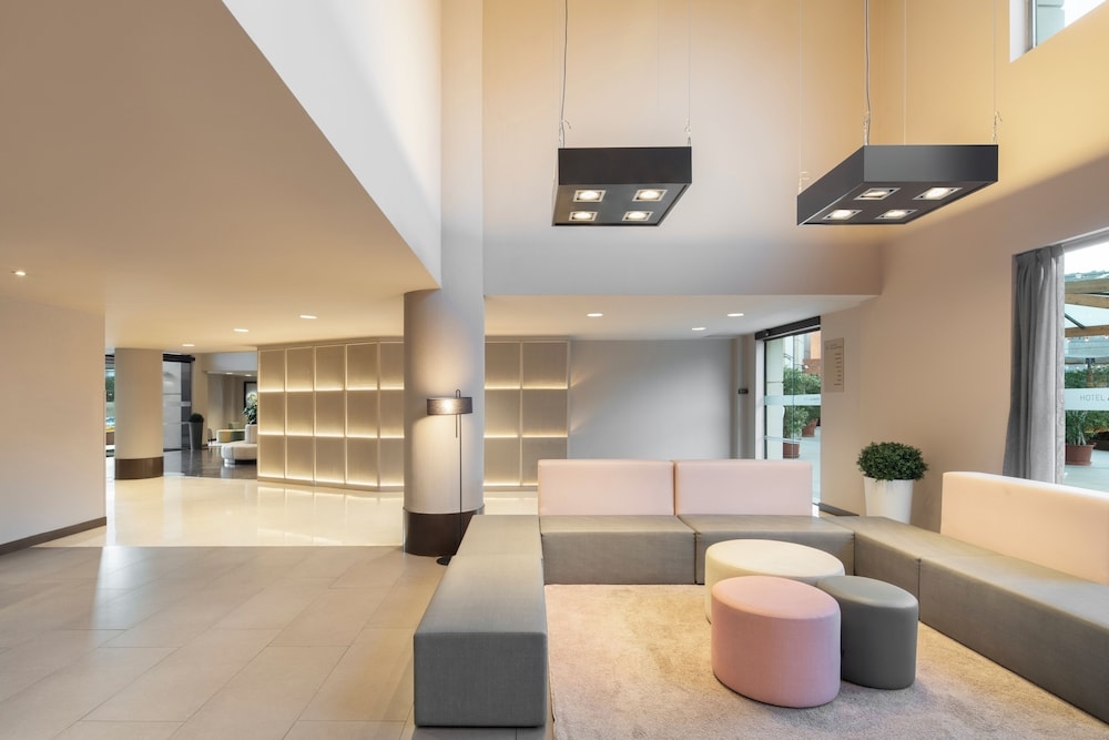 ロビー応接スペース