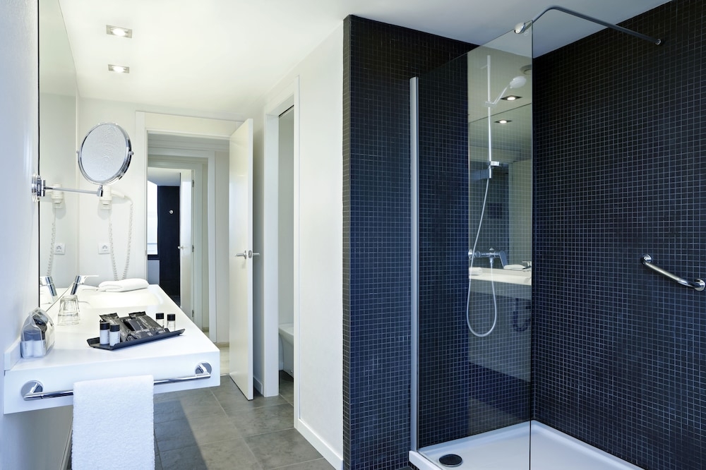 バスルームのシャワー