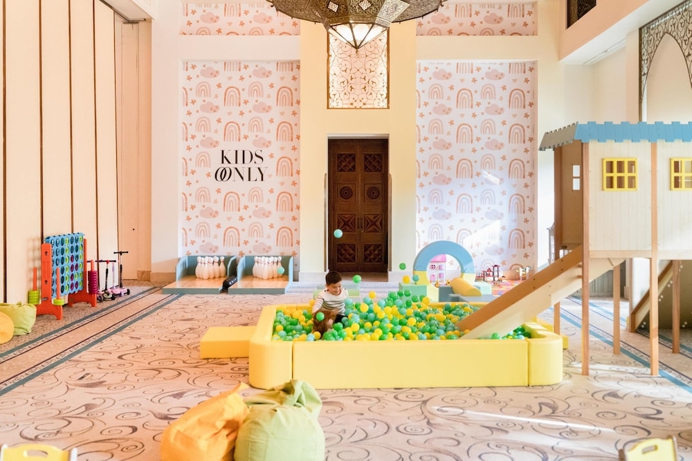 子供用の遊び場 - 屋内