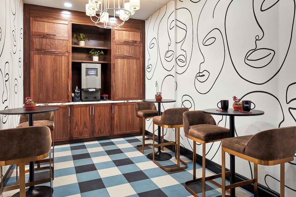 ロビーラウンジ