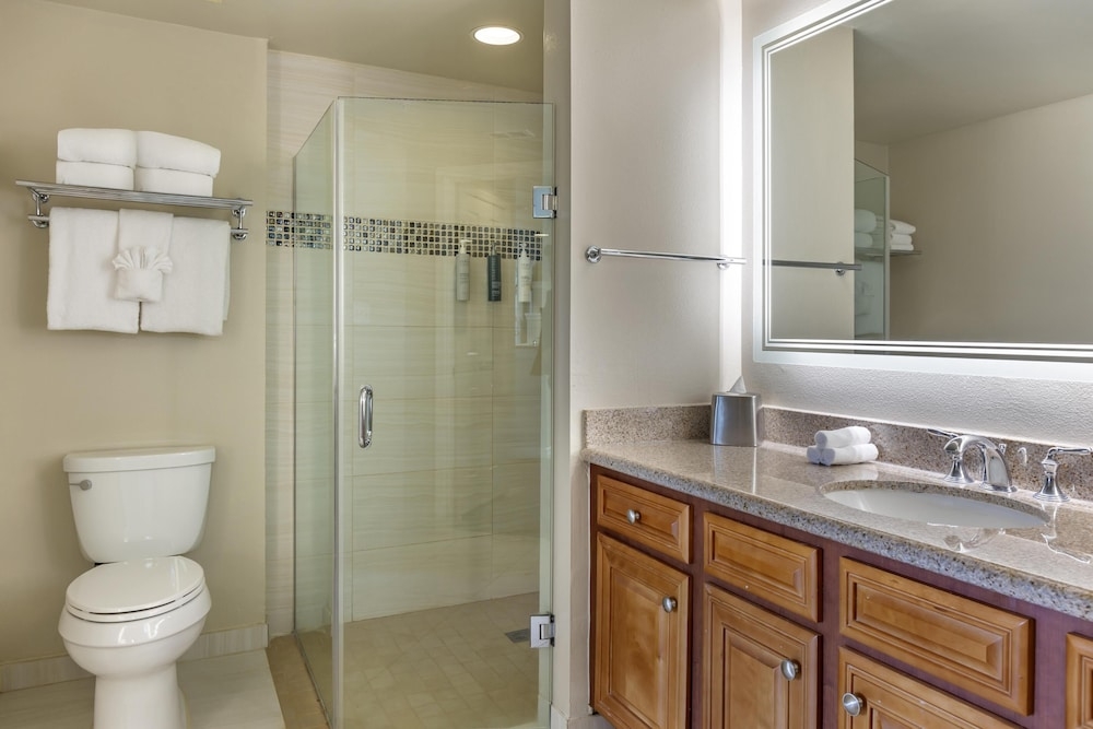 バスルームのシャワー