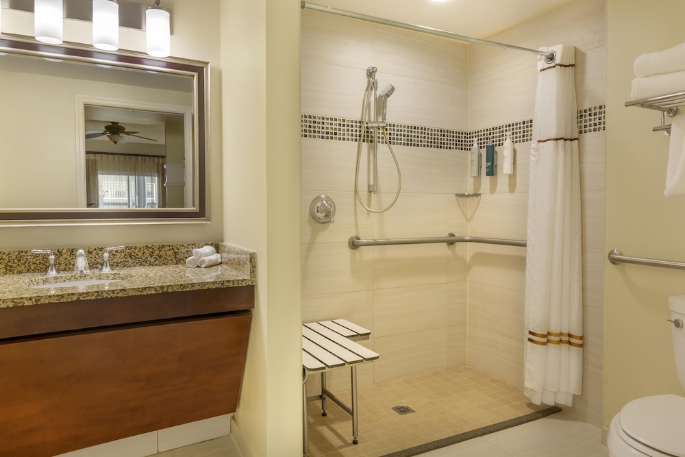 バスルームのシャワー