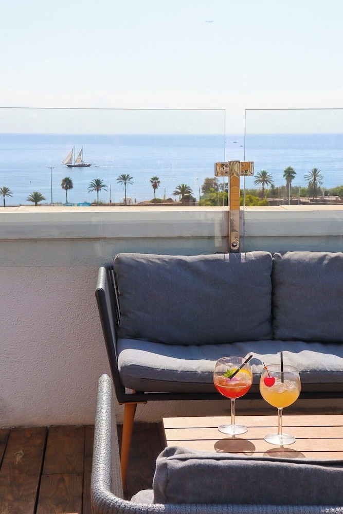 プールサイドバー