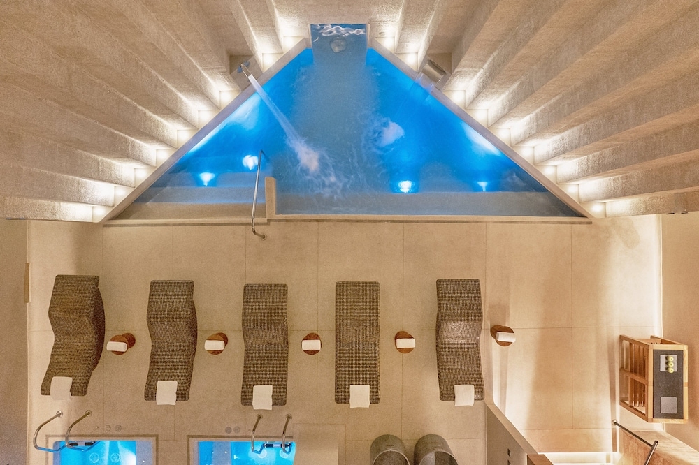 屋内スパ浴槽