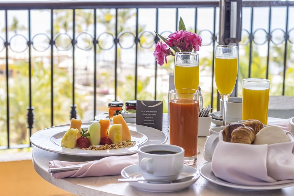 客室内のダイニングエリア