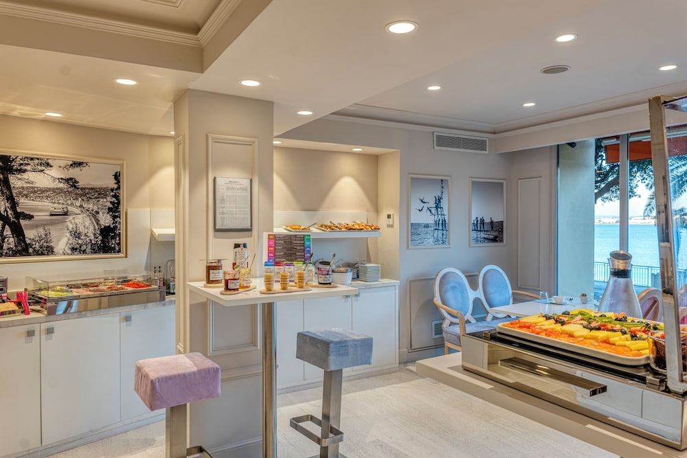 朝食ビュッフェ