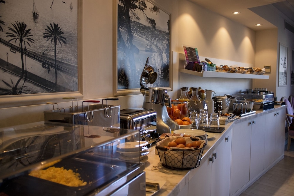 朝食ビュッフェ