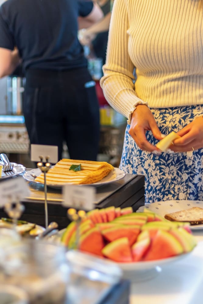 朝食ビュッフェ