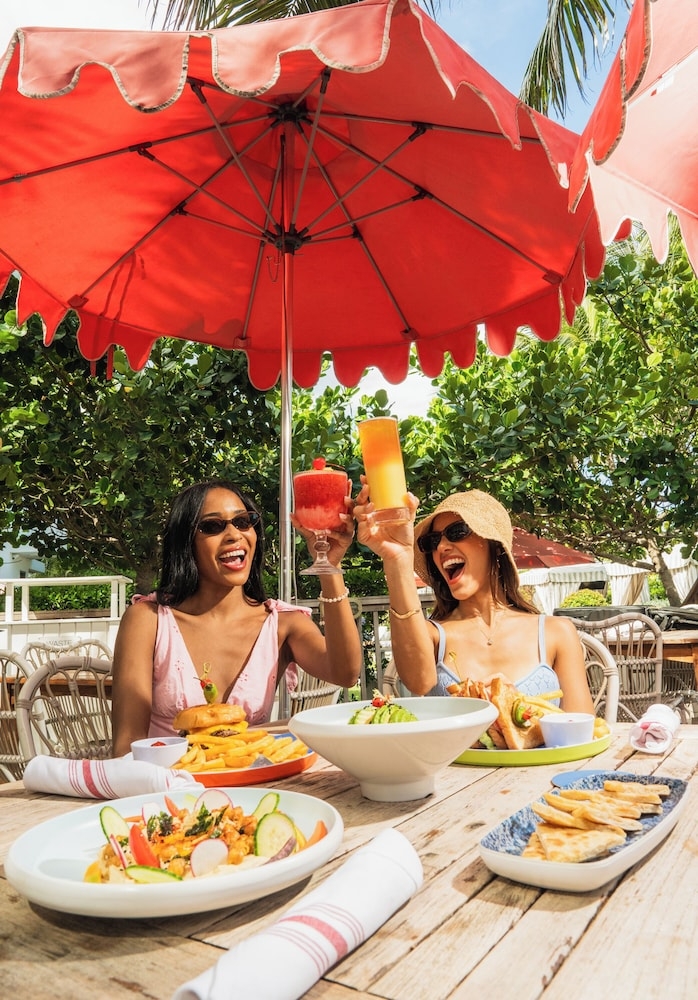 屋外ダイニングエリア