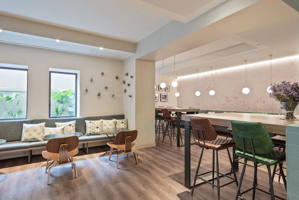 ロビー応接スペース