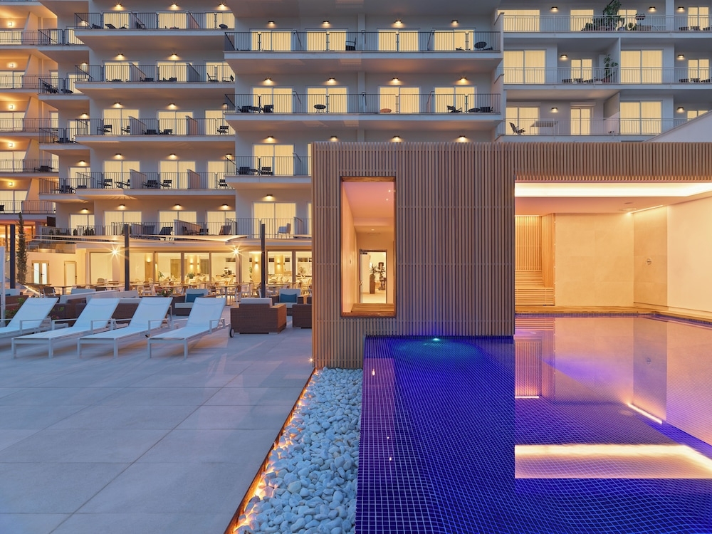 屋内 / 屋外プール