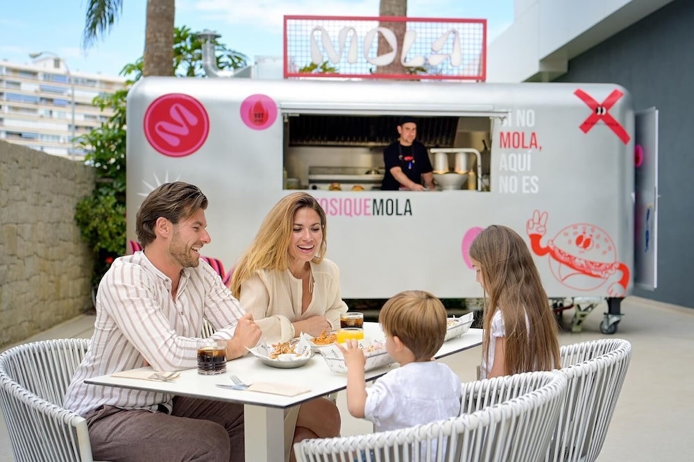 屋外ダイニングエリア