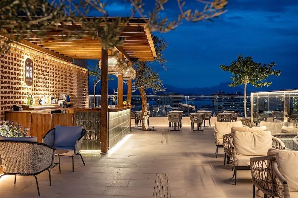 屋外ダイニングエリア