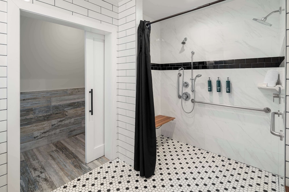 バスルームのシャワー