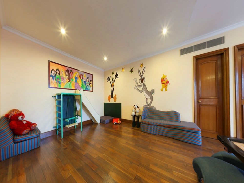 子供用の遊び場 - 屋内