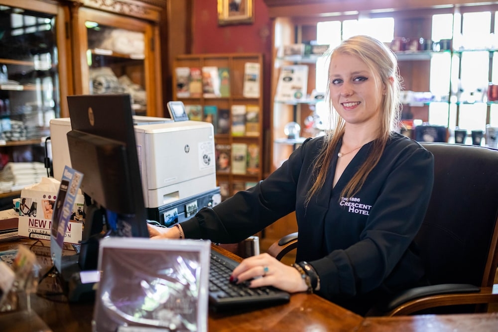 コンシェルジュ デスク