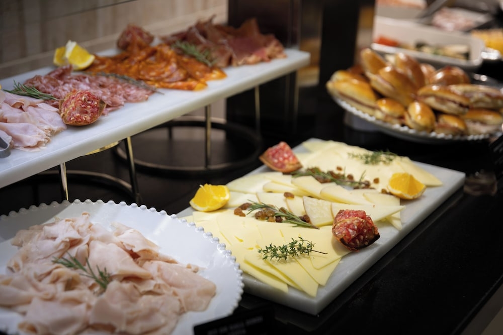 朝食ビュッフェ