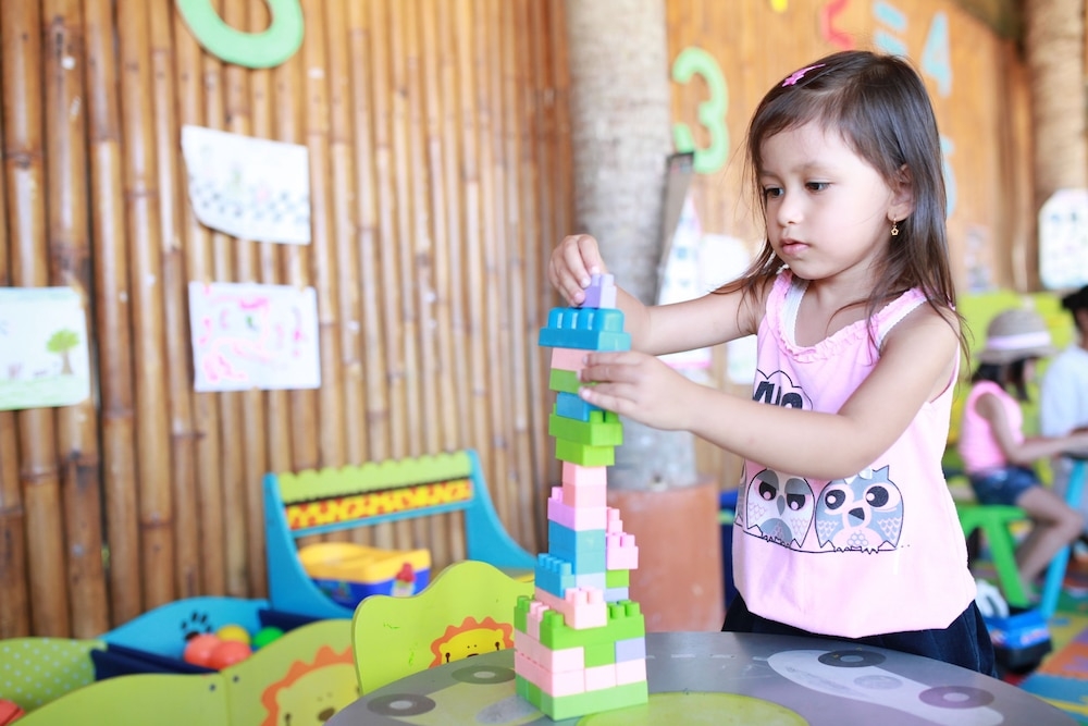 子供用の遊び場 - 屋外