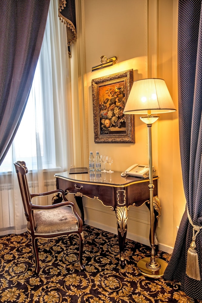 客室内のダイニングエリア