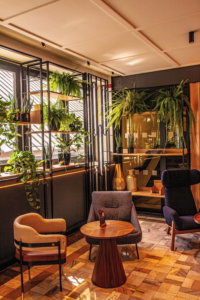 ロビー応接スペース