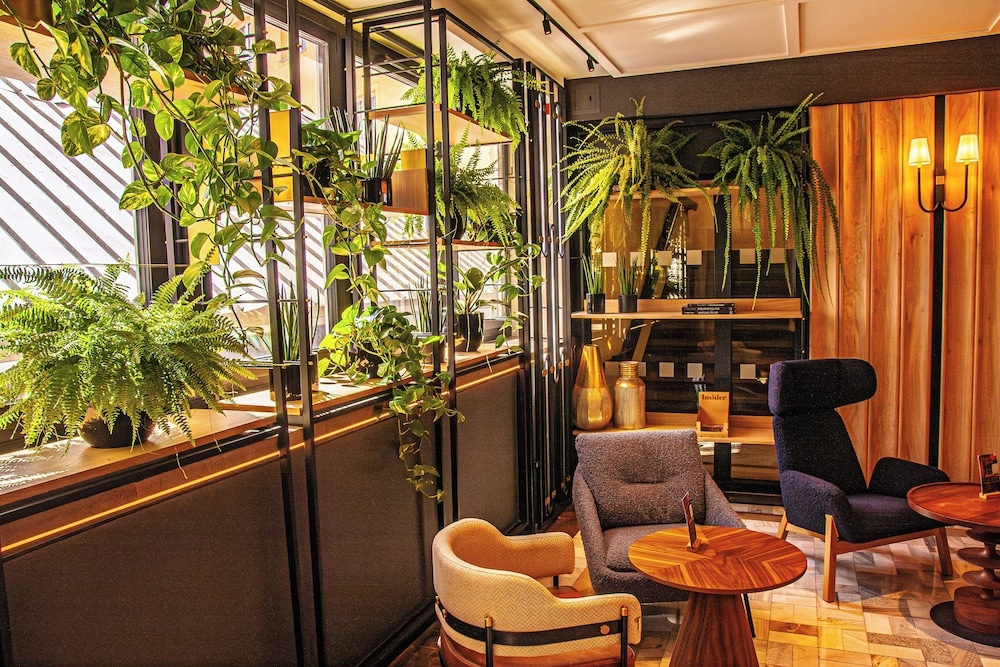 ロビー応接スペース