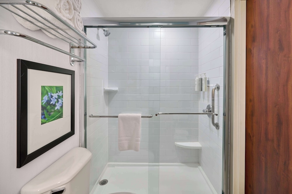 バスルームのシャワー