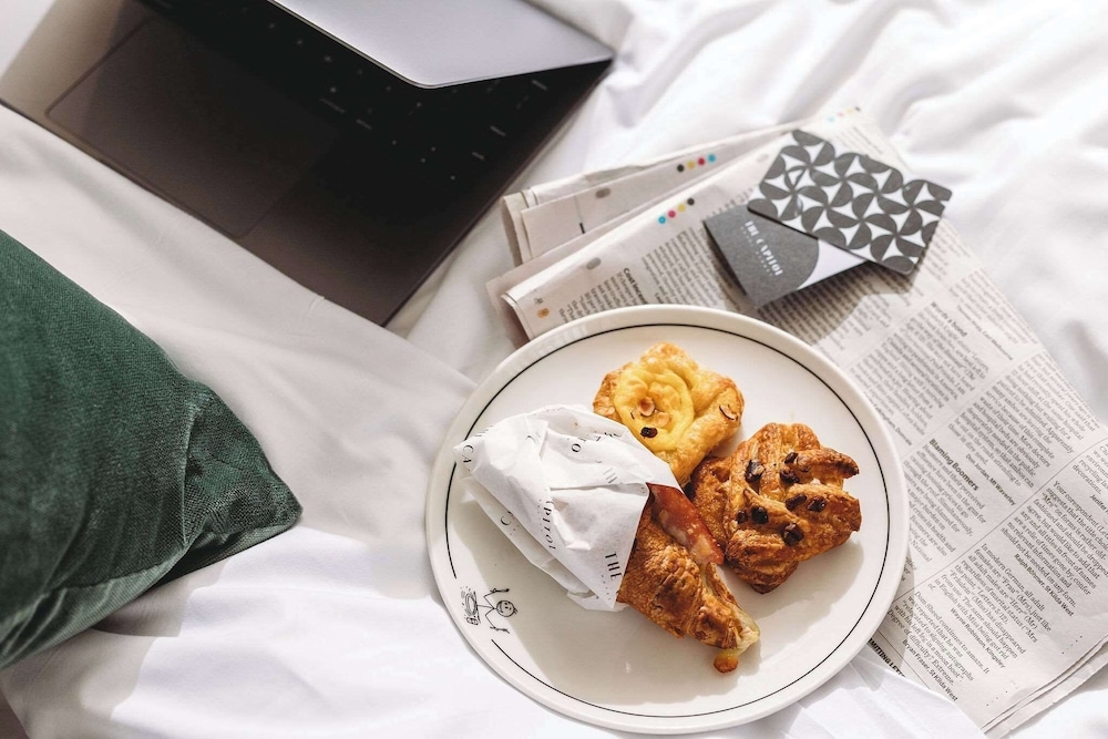 客室内のダイニングエリア