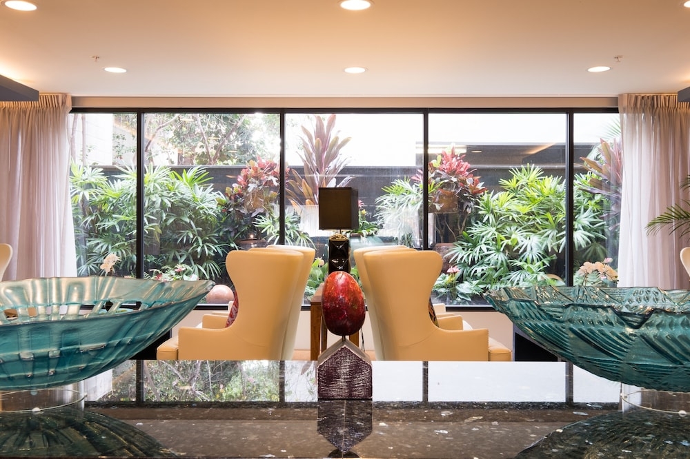 ロビーラウンジ