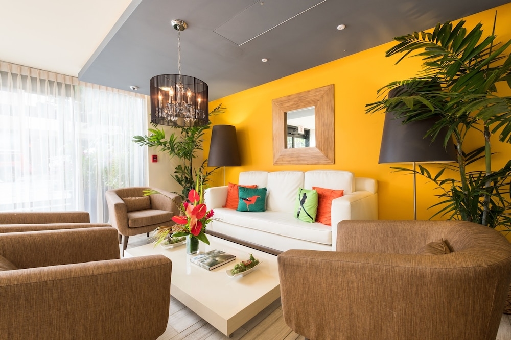 ロビー応接スペース