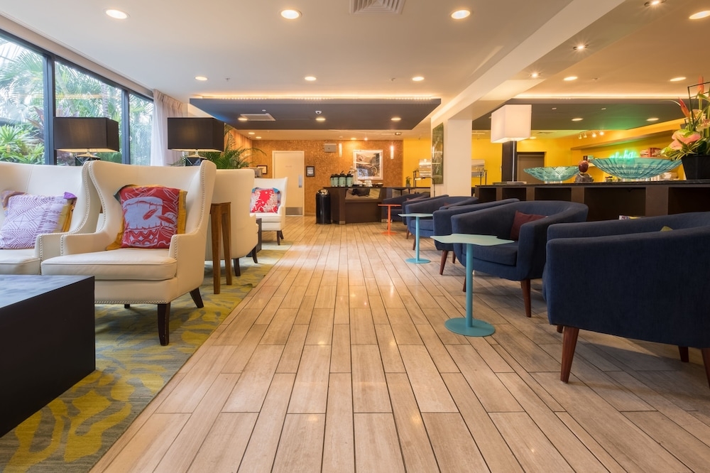 ロビーラウンジ