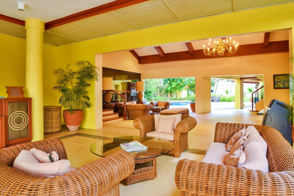 ロビー応接スペース