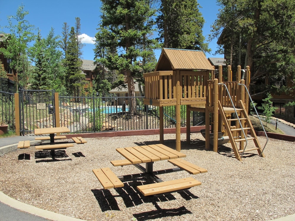 子供用の遊び場 - 屋外