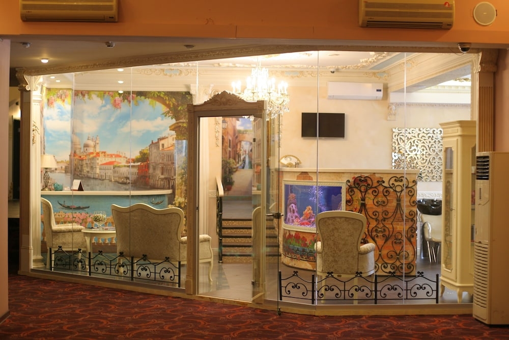 ロビーラウンジ