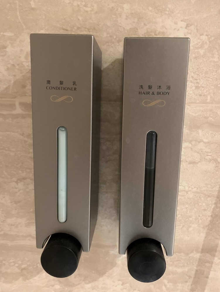 バスルームのシャワー