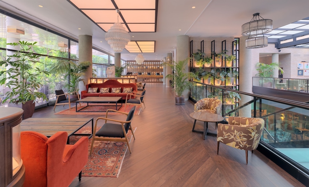 ロビー応接スペース