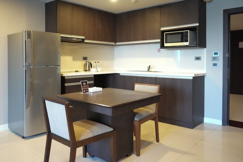 客室内のダイニングエリア