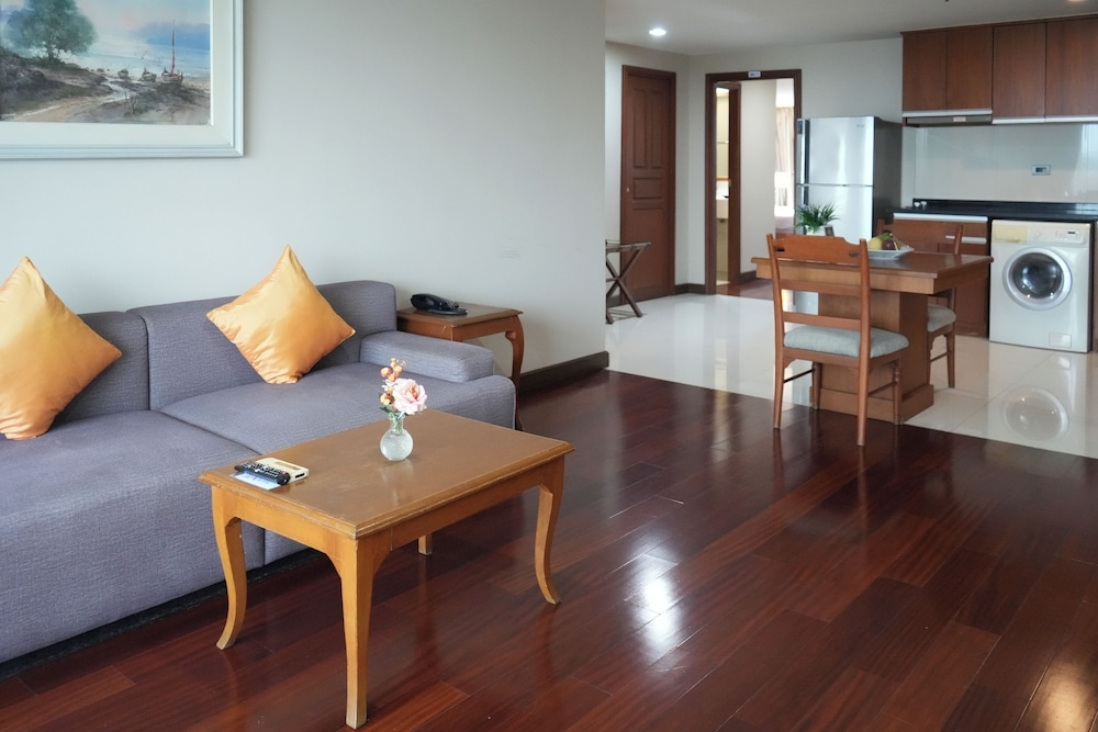 客室内のダイニングエリア